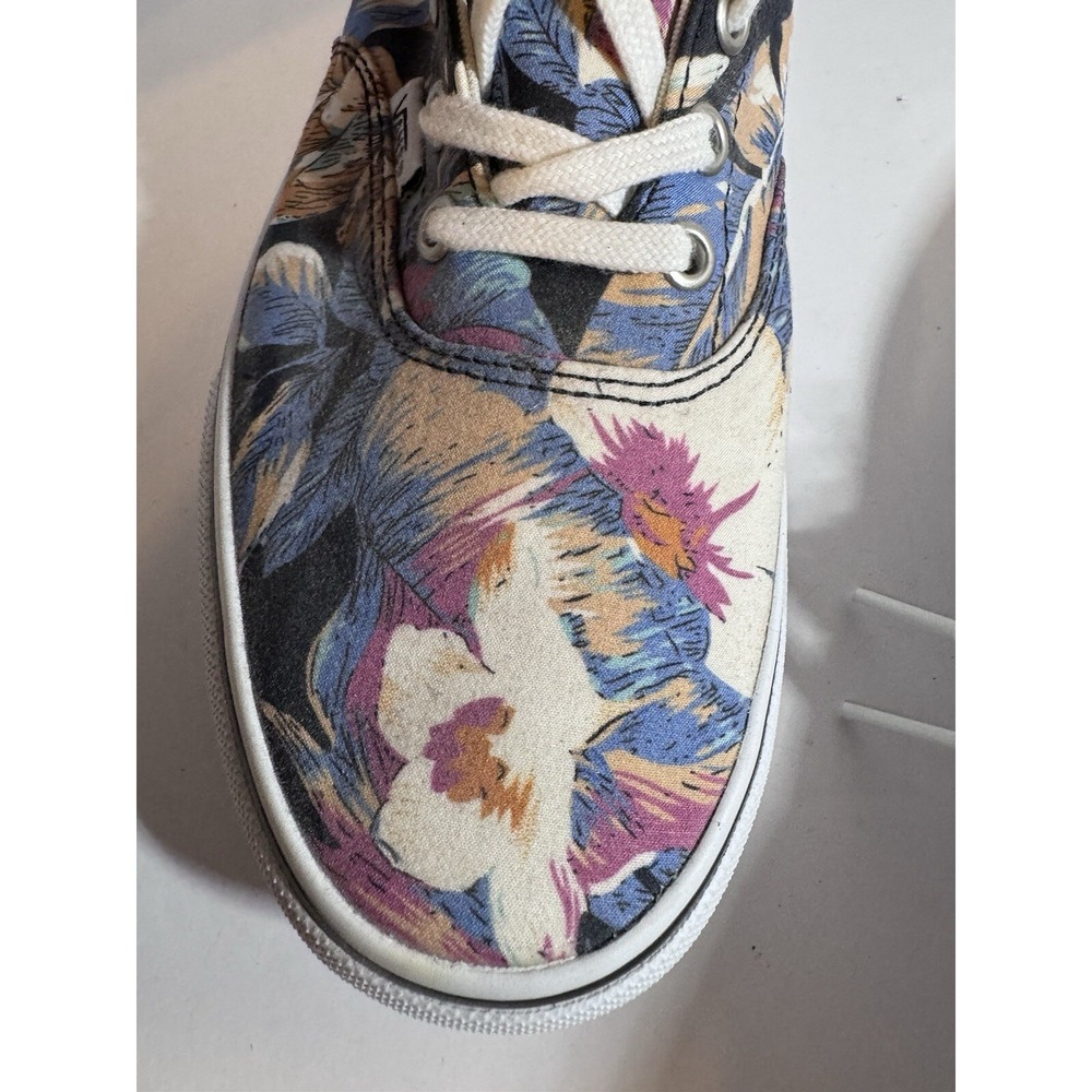Vans Women's Size 8 - Lot of 2 Pair. Excellent condition! - Picture 8 of 10